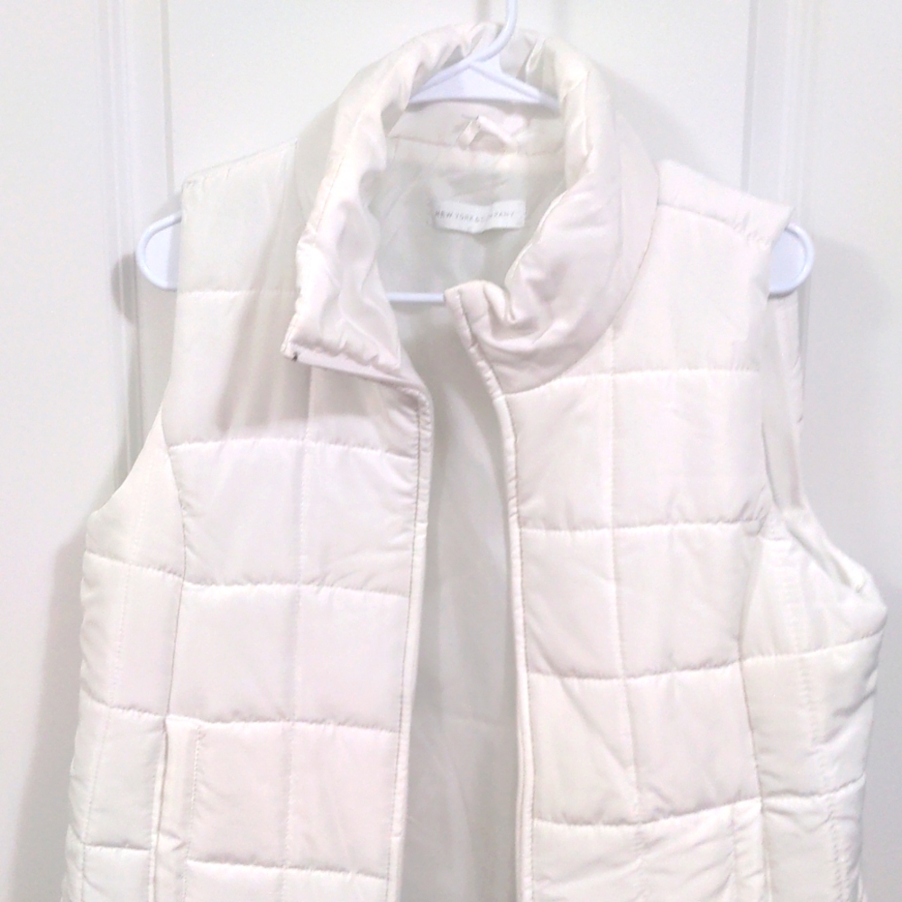 NY&Co. Puffy Vest NWOT